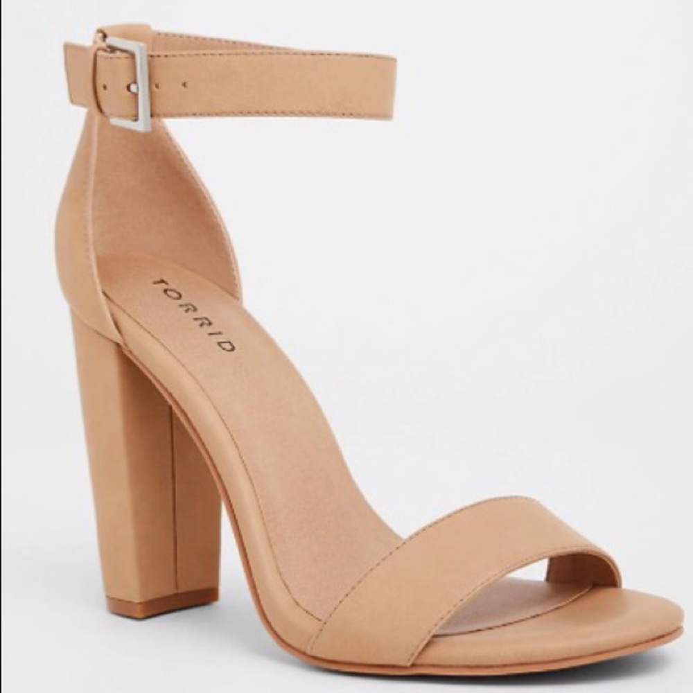BRAND NEW! Nude Chunky Heel Sandal (wide width)